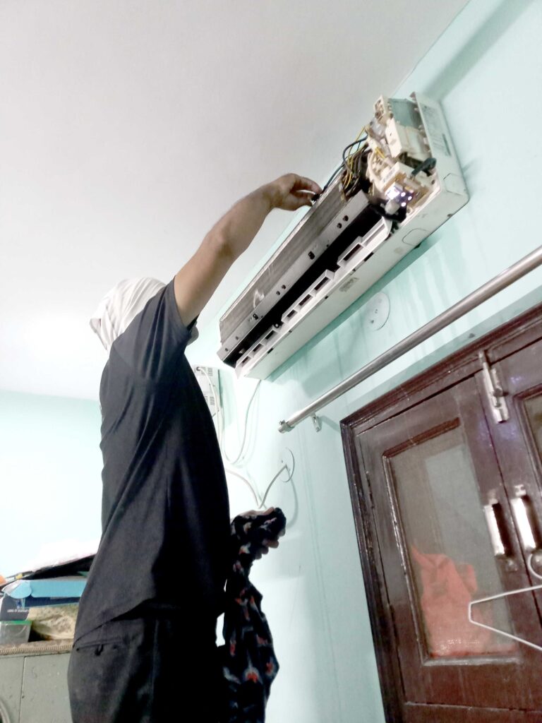 Doorstep AC Water Leakage Service